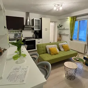 https://apartman-edina.primorje-gorskikotar.com