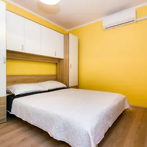 https://apartman-jezevac.primorje-gorskikotar.com